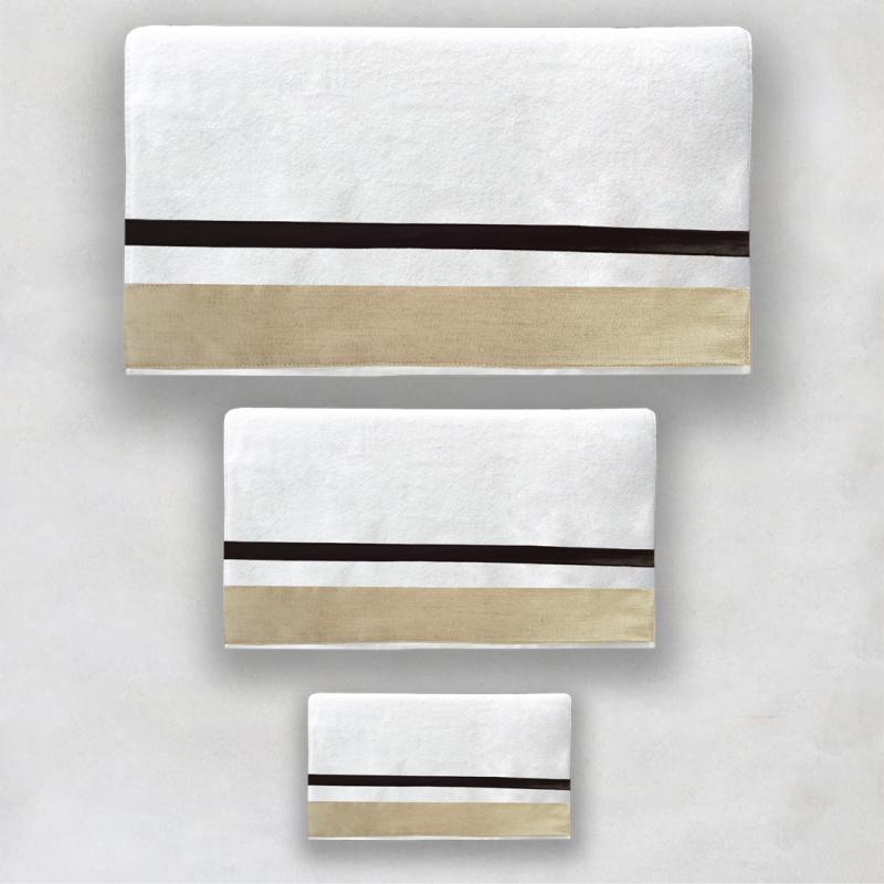 Black and beige towels pack